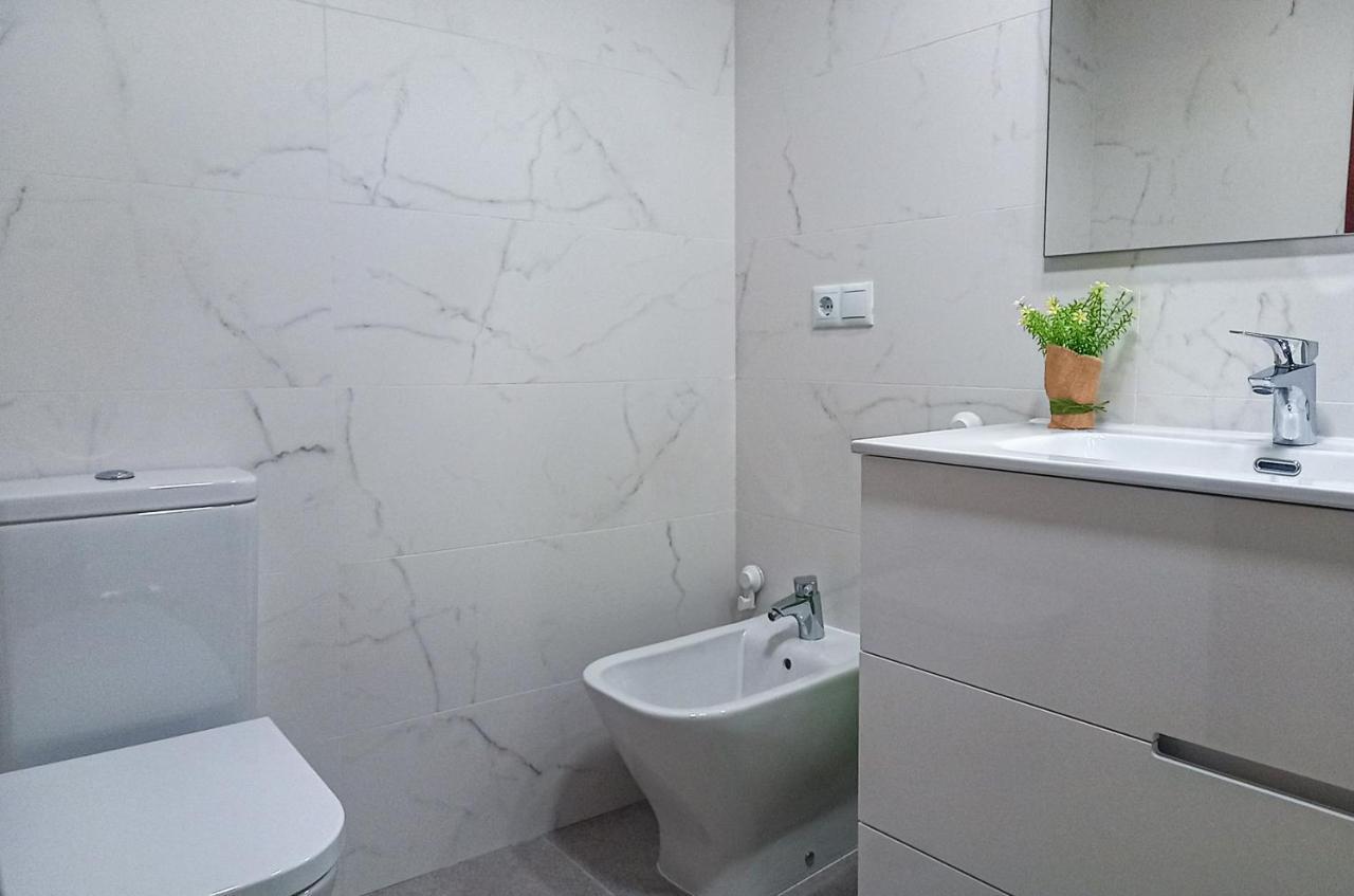 Apartamento Hibisco , Primera Linea De Playa Almuñécar Екстериор снимка
